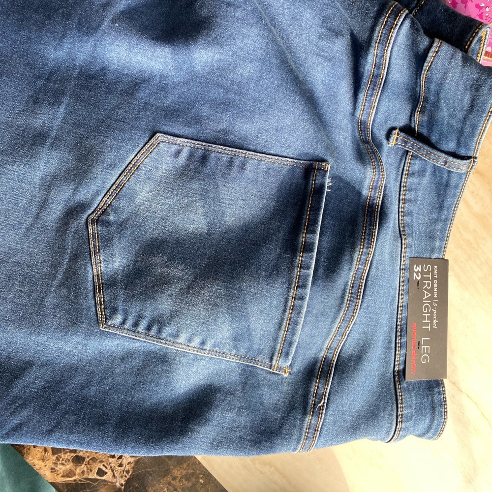 Avenue 32 NWT Straight Leg Butter Denim Jeans